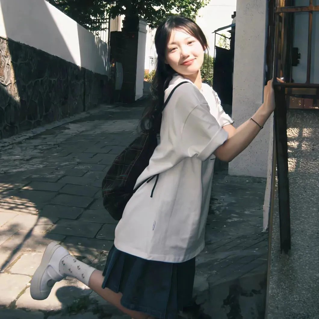 商谍